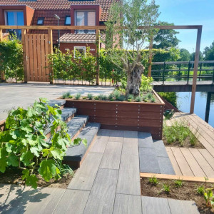 Tuin met hoogteverschillen